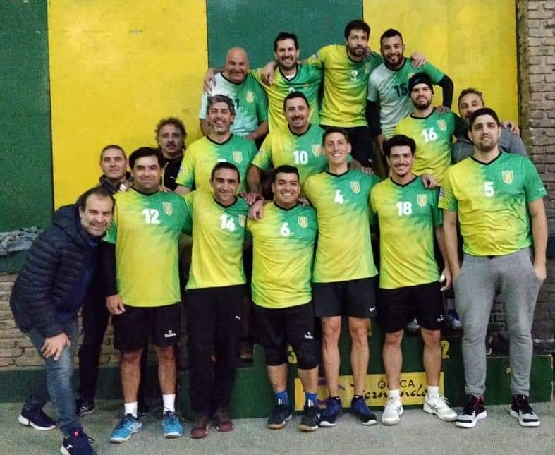 El equipo masculino de voley de Club Funes jugará su primera final este domingo